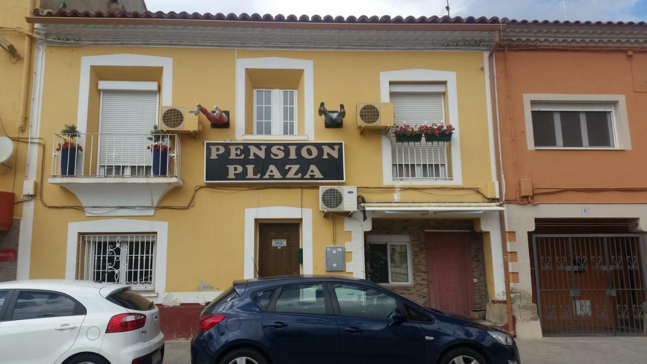 Pension Plaza Quinto Bagian luar foto