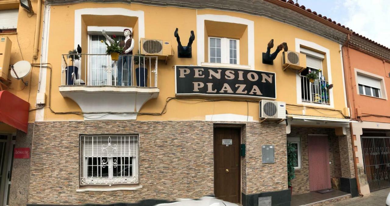 Pension Plaza Quinto Bagian luar foto